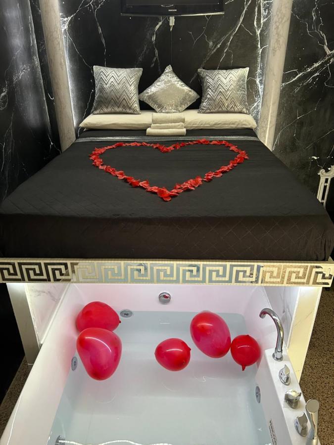 Roma Suite Idromassaggio Dış mekan fotoğraf
